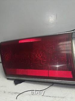 00-05 Buick Lesabre Trunk Center Tail Light Tail Lamp Panel Assembly M2003