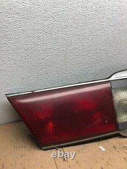 2000 to 2005 Buick Lesabre Trunk Rear Center Tail Light Panel 257L DG1