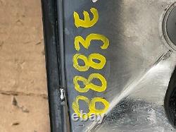 2000 to 2005 Buick Lesabre Trunk Rear Center Tail Light Panel 8883E Oem DG1