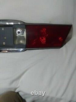 2001 Buick Lesabre Center Tail light Panel Trunk Deck Lid Mount As Pictured