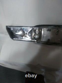 2001 Buick Lesabre Center Tail light Panel Trunk Deck Lid Mount As Pictured