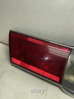 00-05 Buick Lesabre Trunk Center Tail Light Tail Lamp Panel Assemblage M197