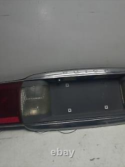 00-05 Buick Lesabre Trunk Center Tail Light Tail Lamp Panel Assemblage M2003