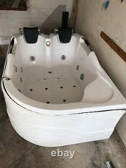 Jacuzzi 2 Personne Whirlpool Tub White 72 X 48 Corner Installer Aucune Réserve