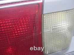 Panneau de feu arrière central d'origine (OEM) monté dans le coffre pour Buick LeSabre Custom de 2000 à 2005, référence 68652.