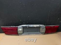 Panneau de feu arrière central du coffre de la Buick Lesabre de 2000 à 2005, référence 5890K DG1.